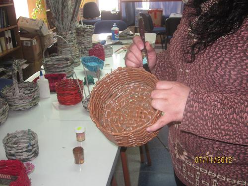 Artesanía en papel de diario